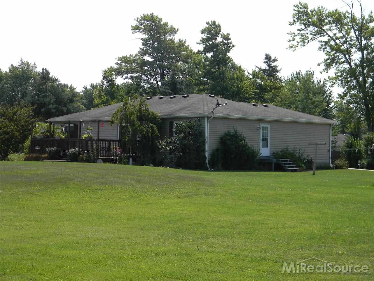 8916 Green Road Goodells, MI 48027 - Photo 4 of 6 31206098-3.JPG