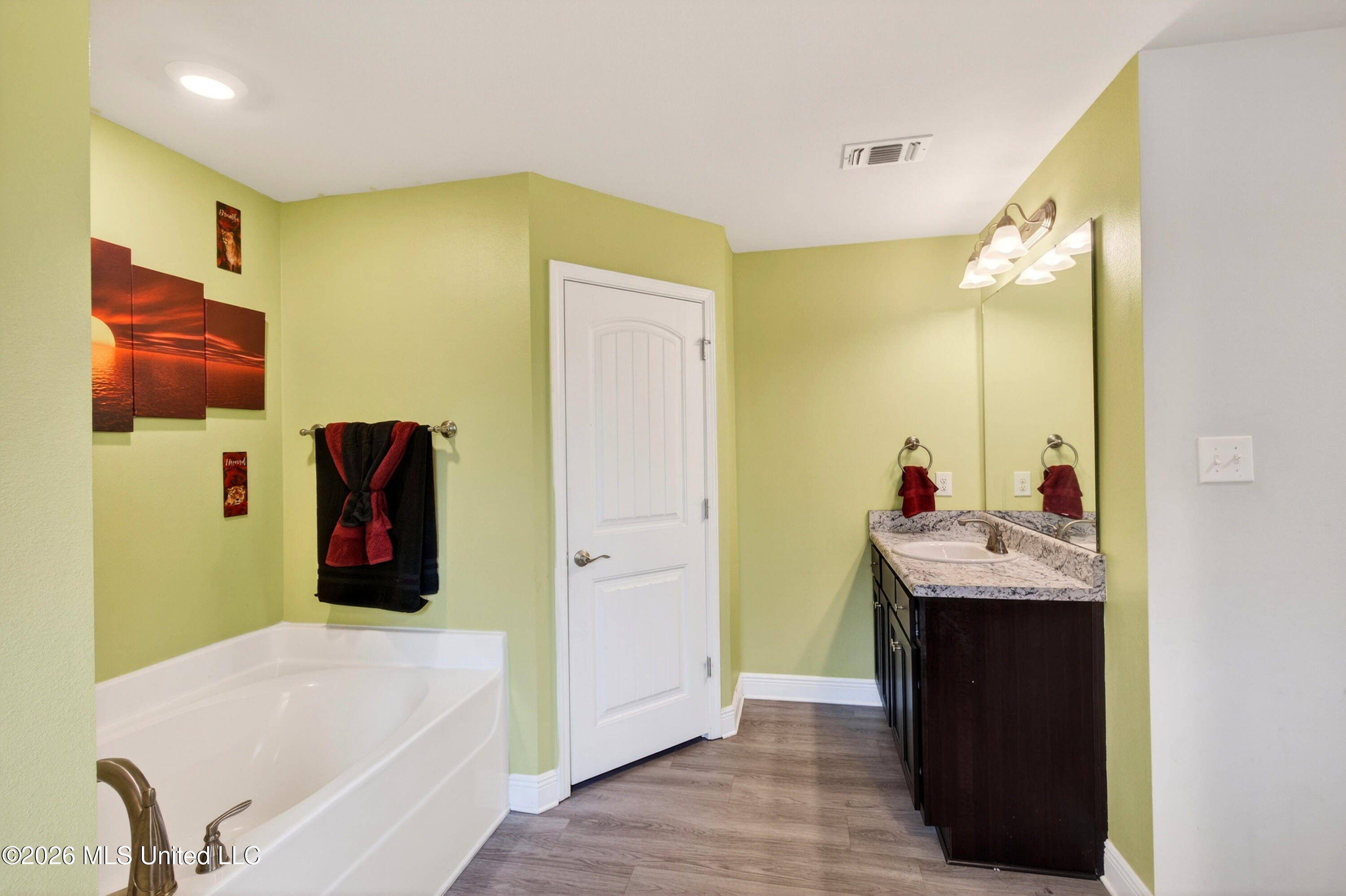 6241 Roxanne Way Biloxi, MS 39532 - Photo 35 of 56 6241RoxanneWay-36