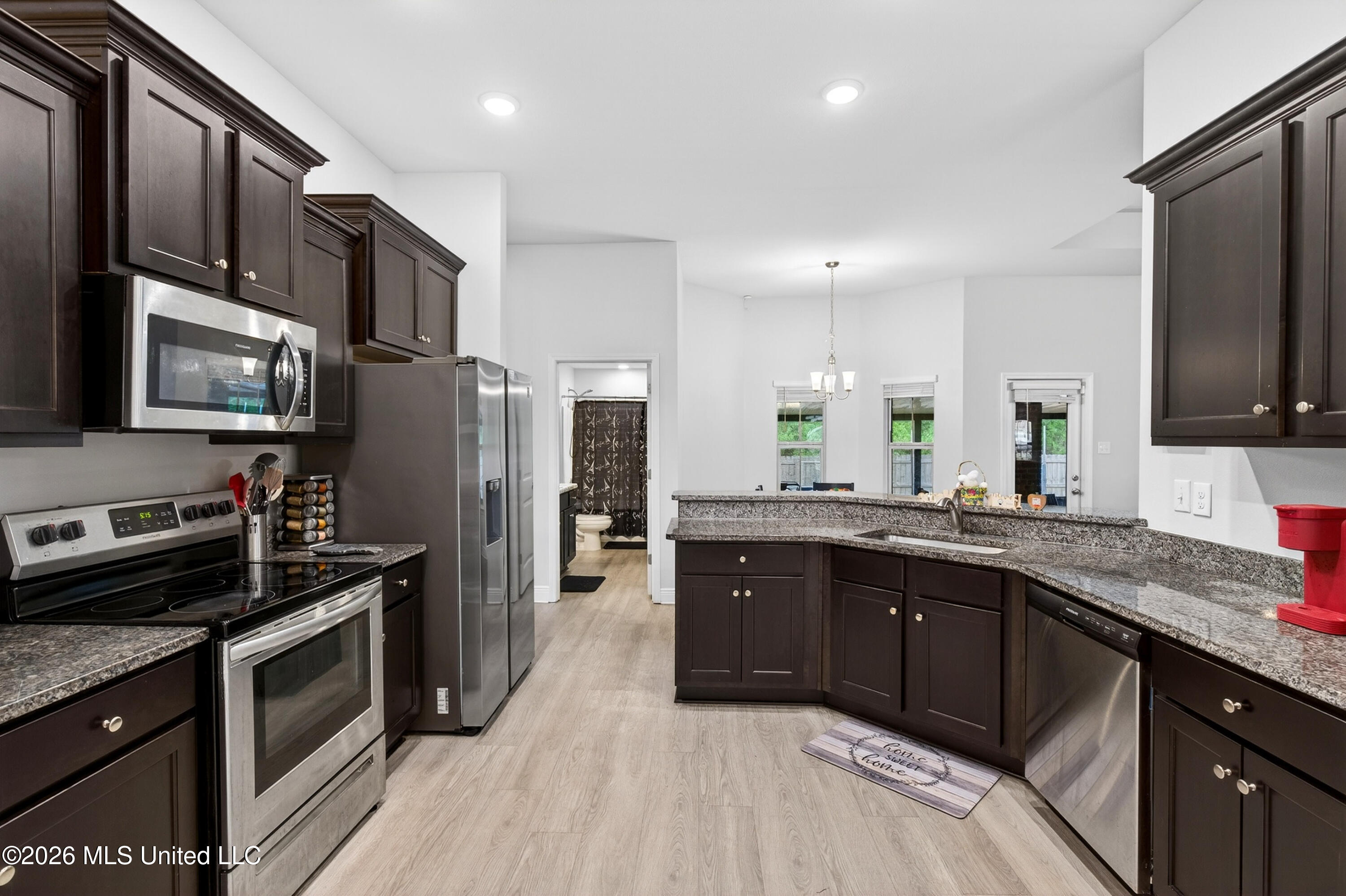 6241 Roxanne Way Biloxi, MS 39532 - Photo 4 of 56 6241RoxanneWay-28