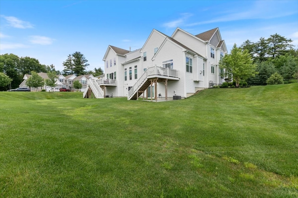 11 Hummingbird Way, Unit 11 Methuen, MA 01844 - Photo 30 of 34