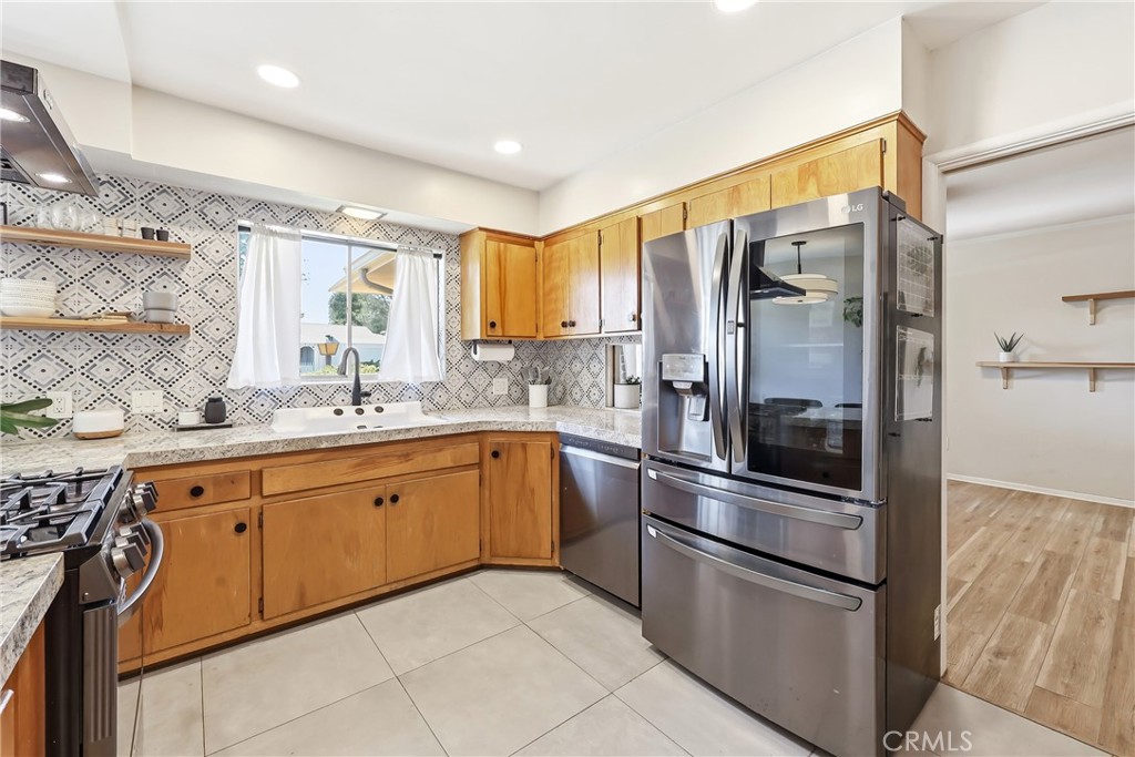 933 North Pine Avenue Rialto, CA 92376 - Photo 14 of 40