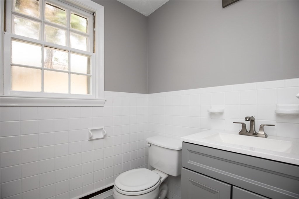 422 Waverley Oaks Road Waltham, MA 02452 - Photo 17 of 33 Gallery Image 17