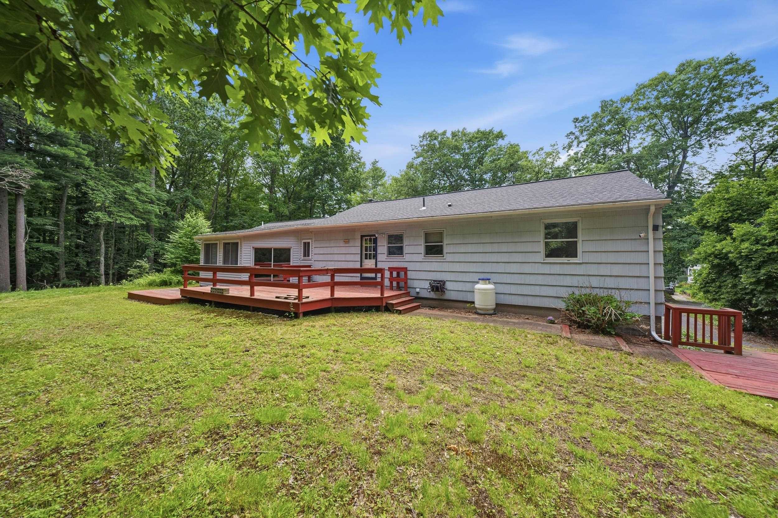 8 Escumbuit Road Derry, NH 03038 - Photo 45 of 59