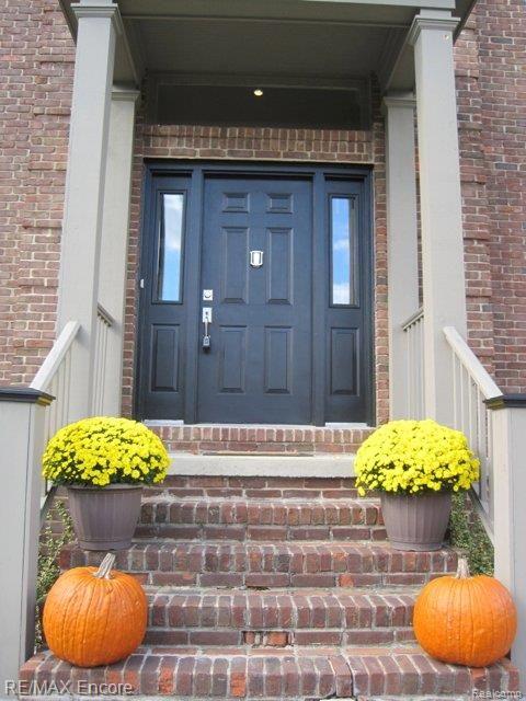 8635 Deerwood Road Clarkston, MI 48348 - Photo 7 of 58 Front Door Closeup.jpg
