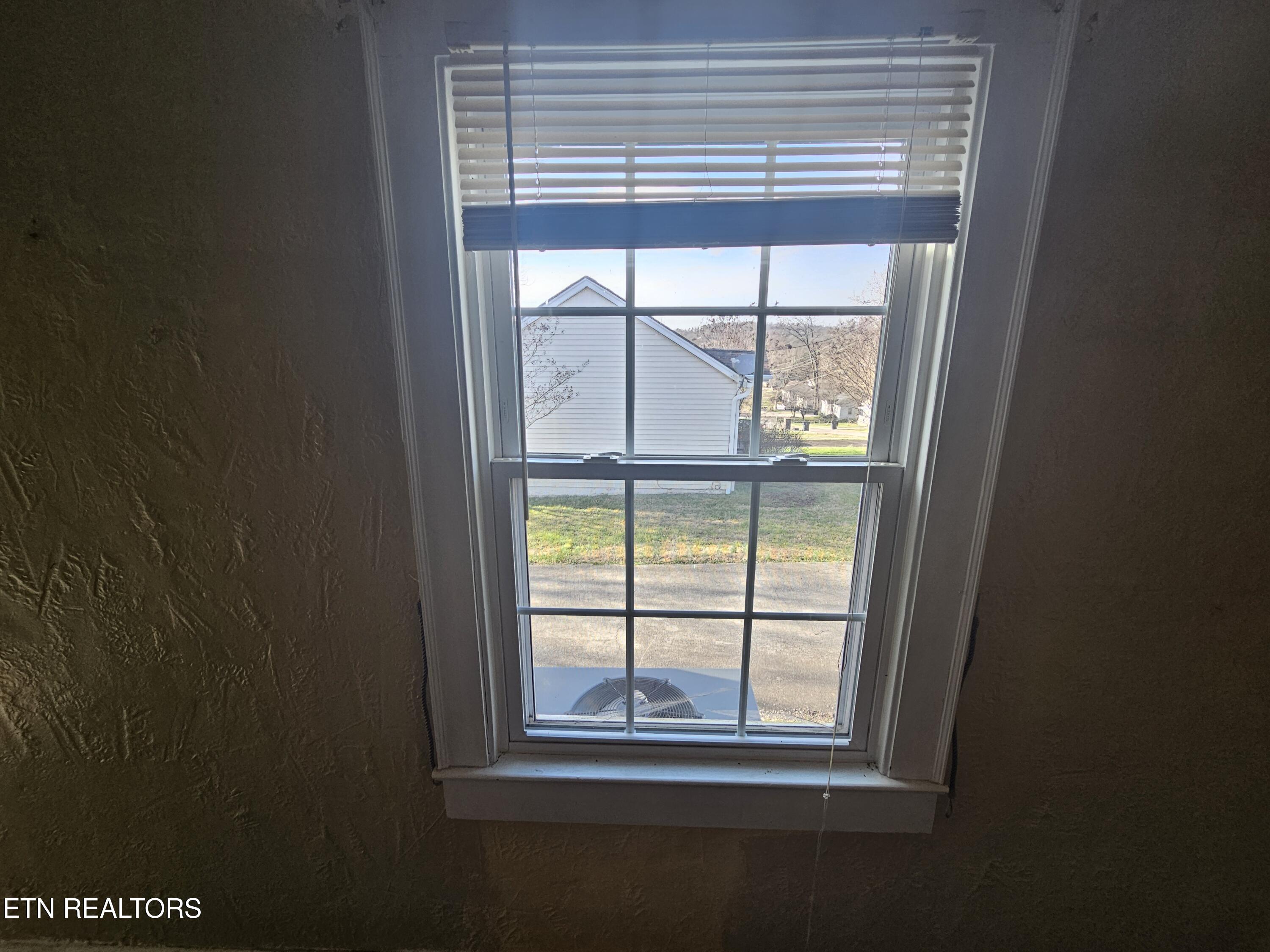 2304 Croydon Road Northwest Knoxville, TN 37921 - Photo 14 of 29 20260303_162533 (1)