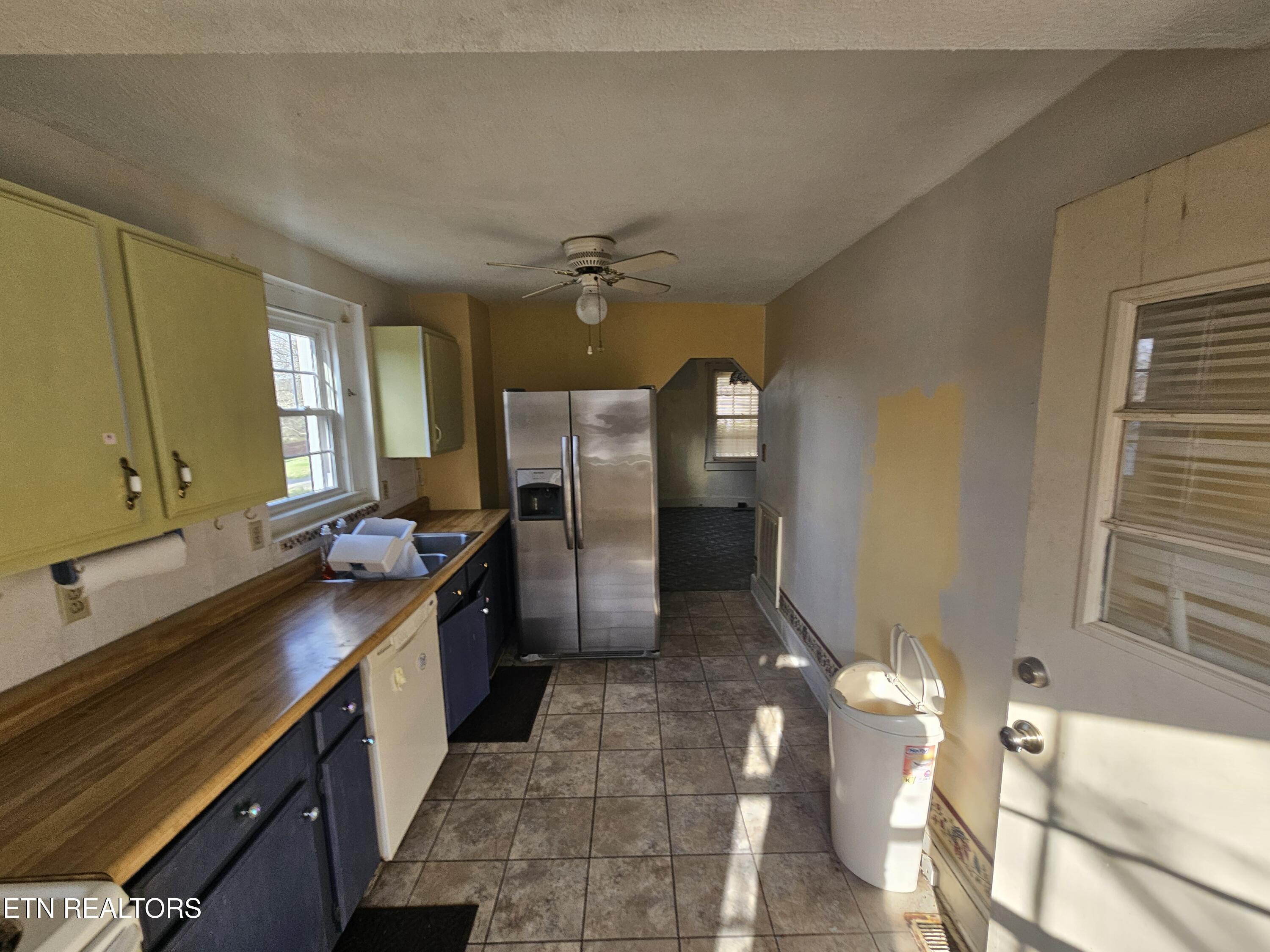 2304 Croydon Road Northwest Knoxville, TN 37921 - Photo 15 of 29 20260303_162503 (1)