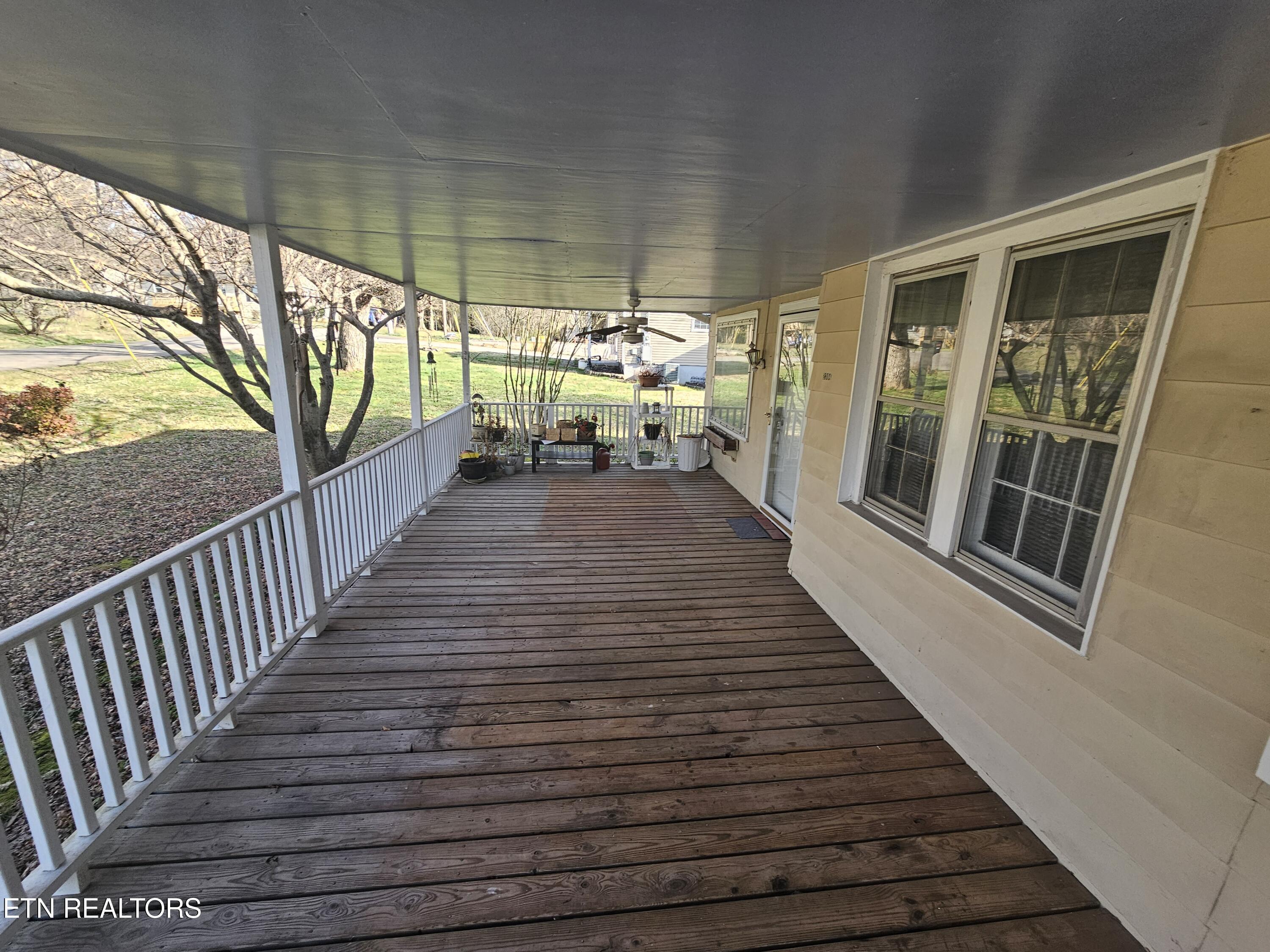 2304 Croydon Road Northwest Knoxville, TN 37921 - Photo 5 of 29 20260303_162028 (1)