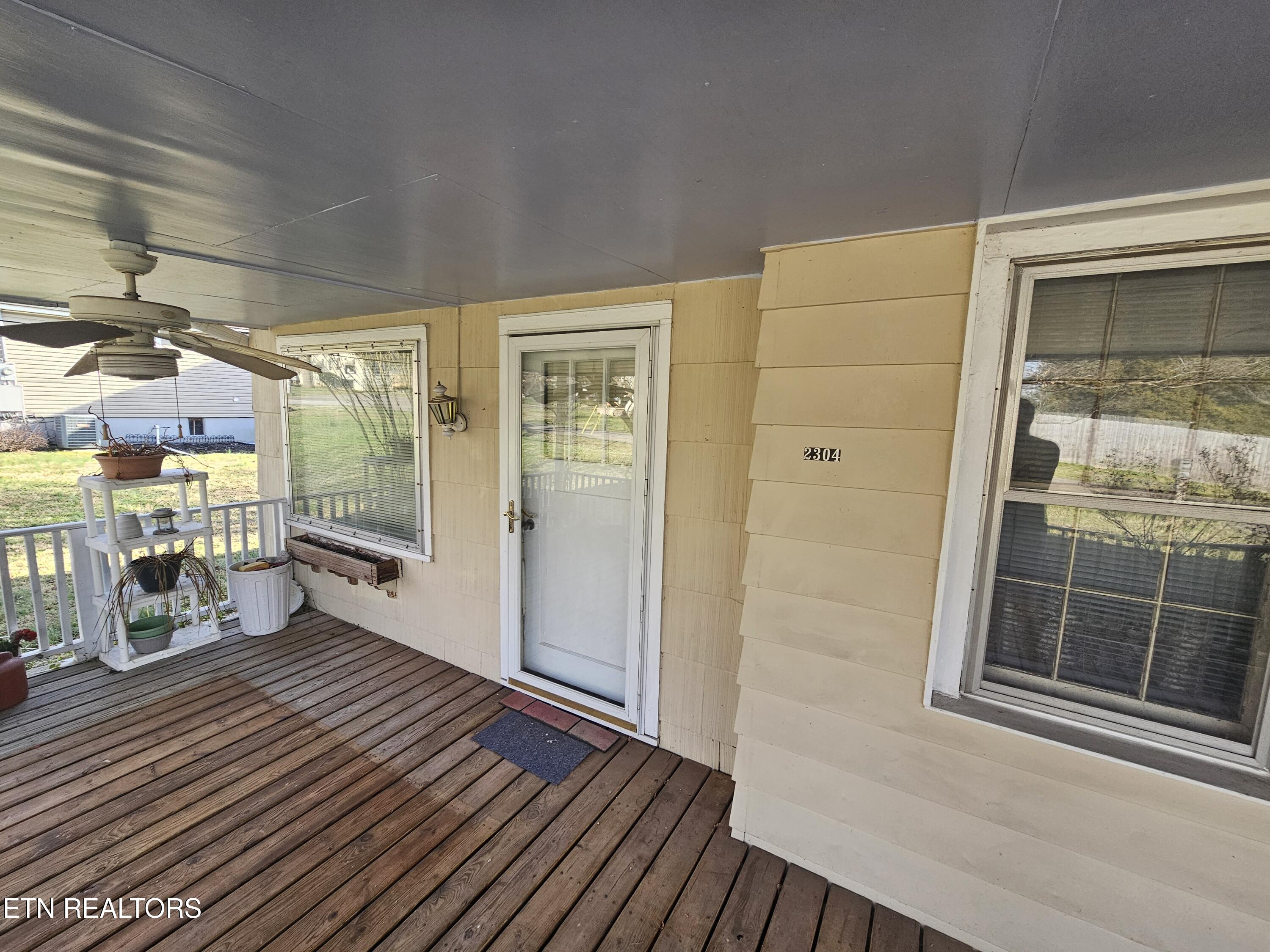 2304 Croydon Road Northwest Knoxville, TN 37921 - Photo 6 of 29 20260303_162039 (1)