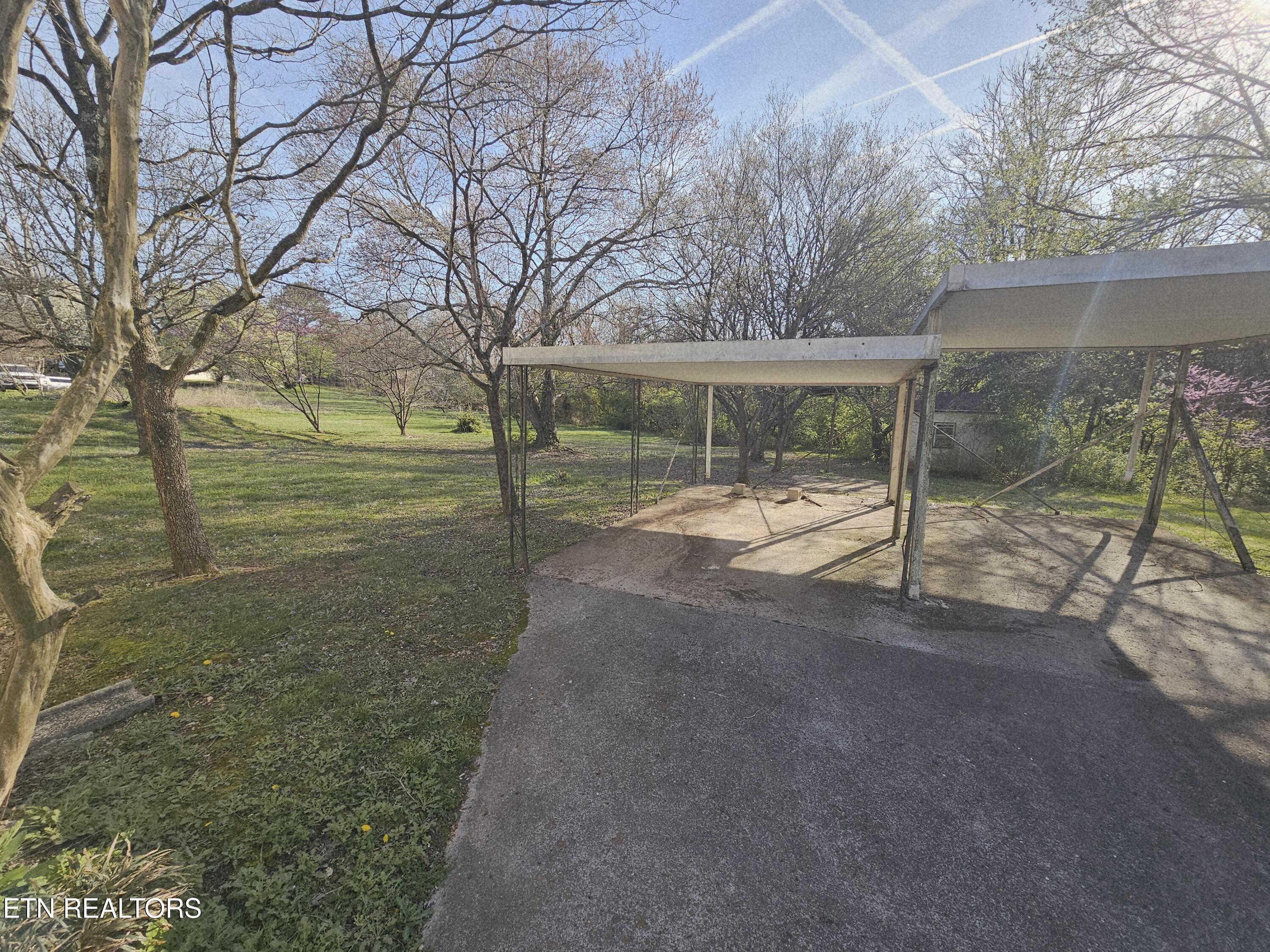 2304 Croydon Road Northwest Knoxville, TN 37921 - Photo 10 of 29 20260314_173218