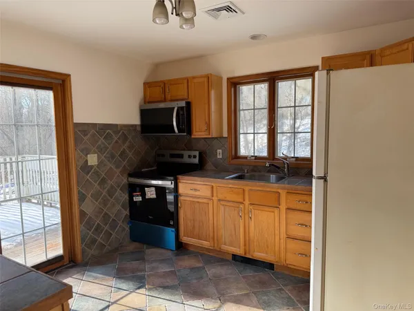 $2,100 | 88 Pierce Circle, New Hampton, NY 10958