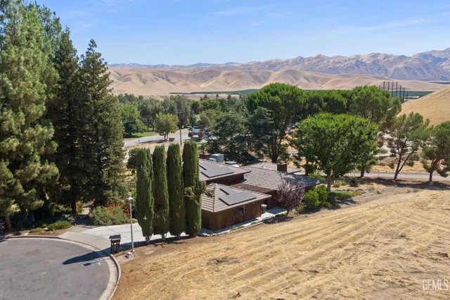 $639,000 | Undisclosed Address, Bakersfield, CA 93306