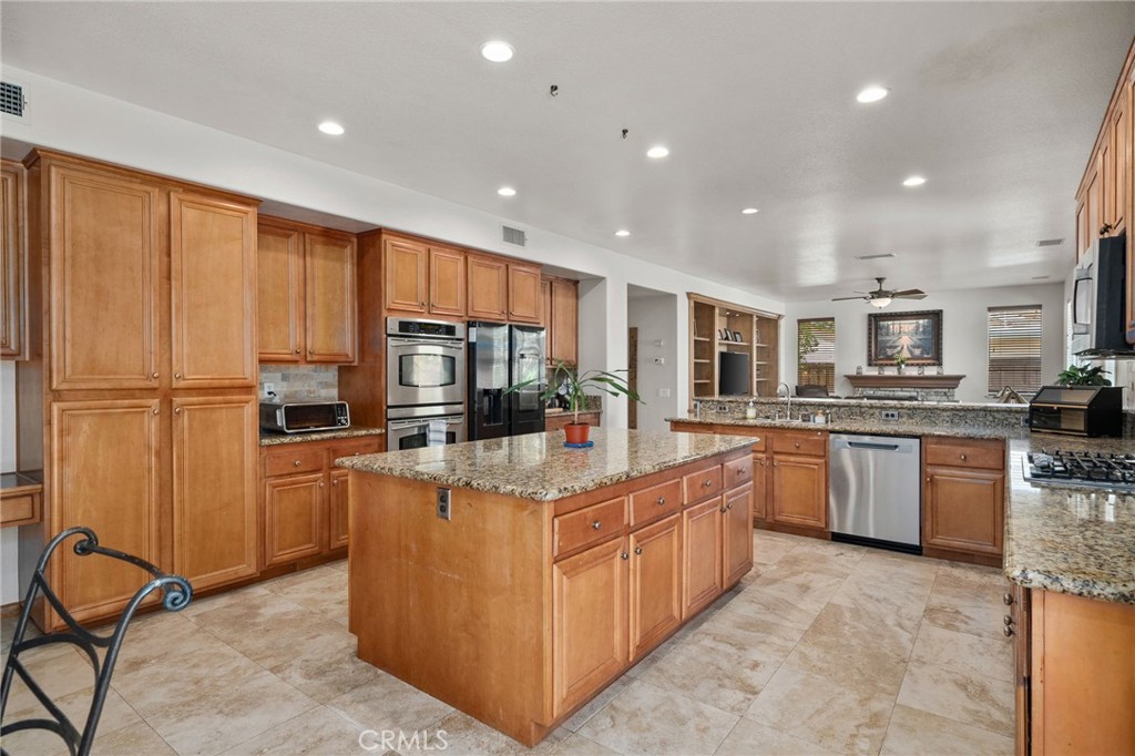 17241 Greentree Drive Riverside, CA 92503 - Photo 20 of 53