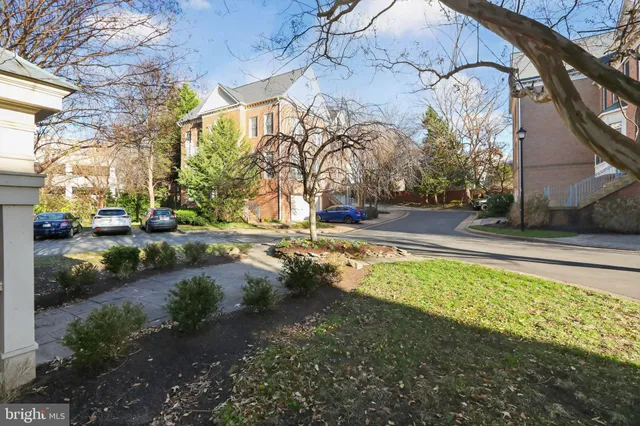 $1,600,000 | 128 Rees Place, Falls Church, VA 22046