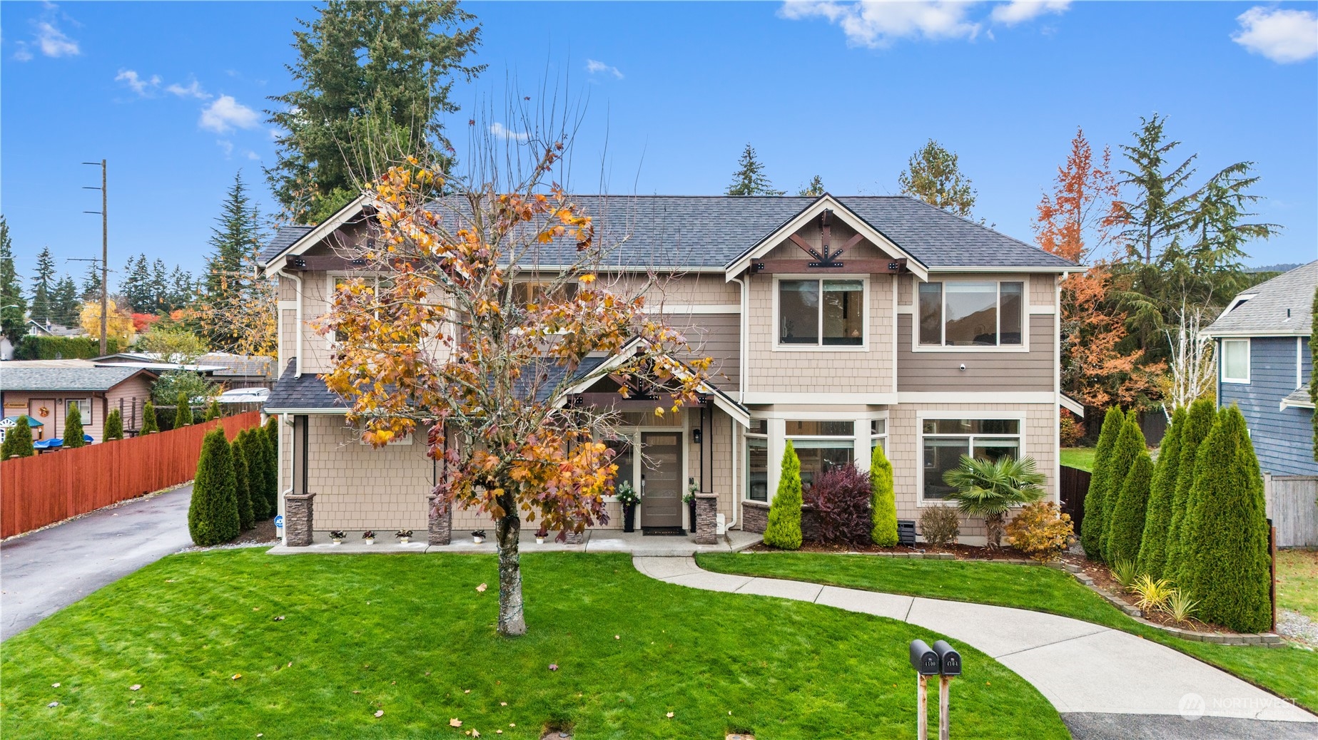 4104 Northeast 9th Court Renton, WA 98059 - Photo 2 of 31 Gallery Image 2