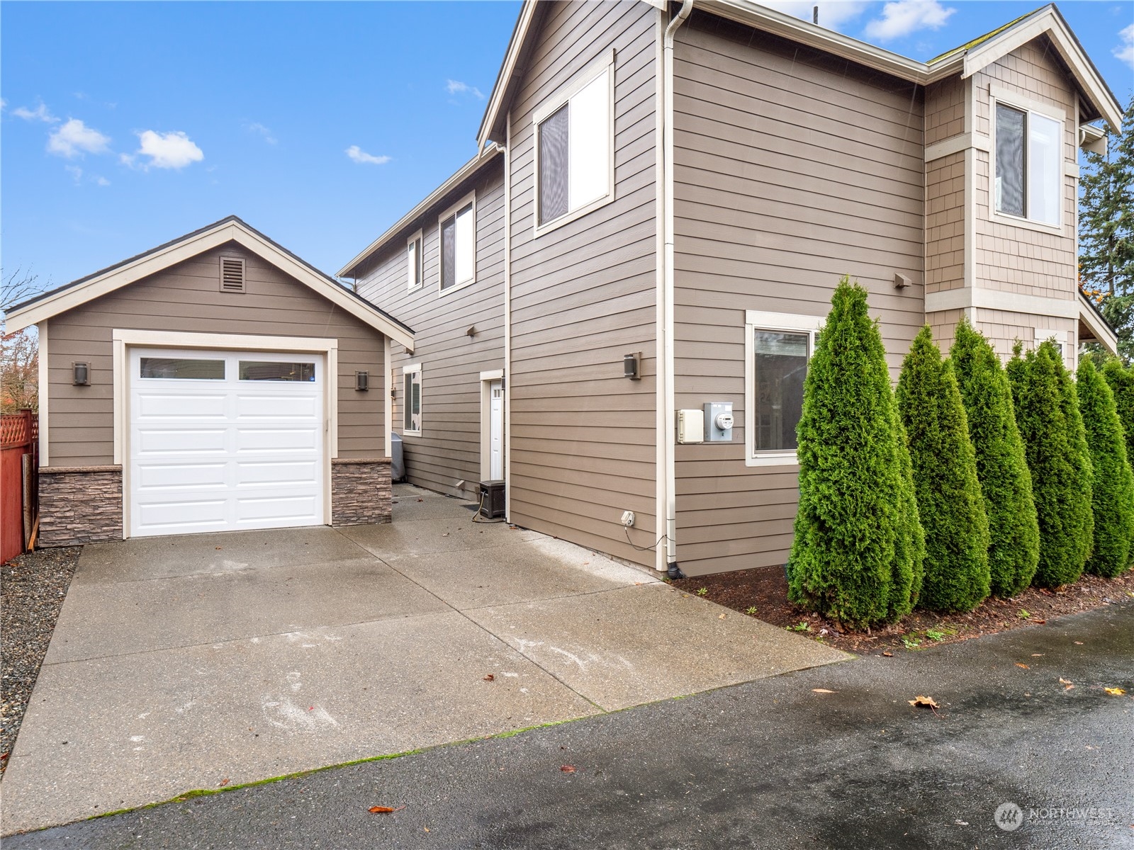 4104 Northeast 9th Court Renton, WA 98059 - Photo 26 of 31 Gallery Image 26