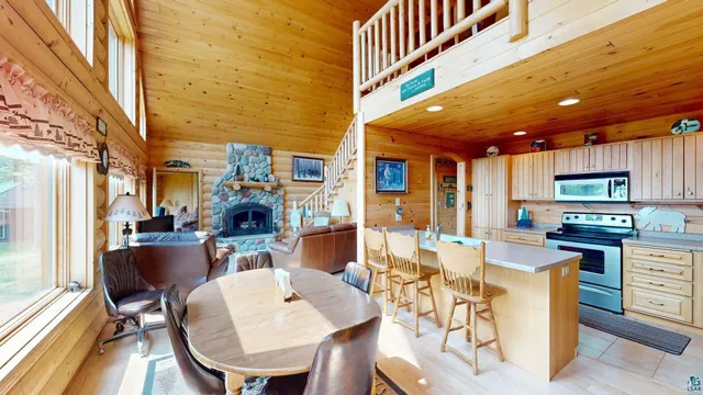 $749,000 | 10898 Bessette Road, Orr, MN 55771