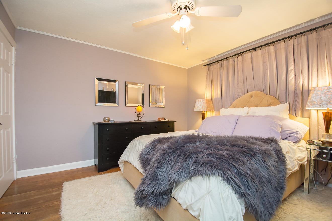 4627 Dover Road Louisville, KY 40216 - Photo 19 of 32 Dover -24