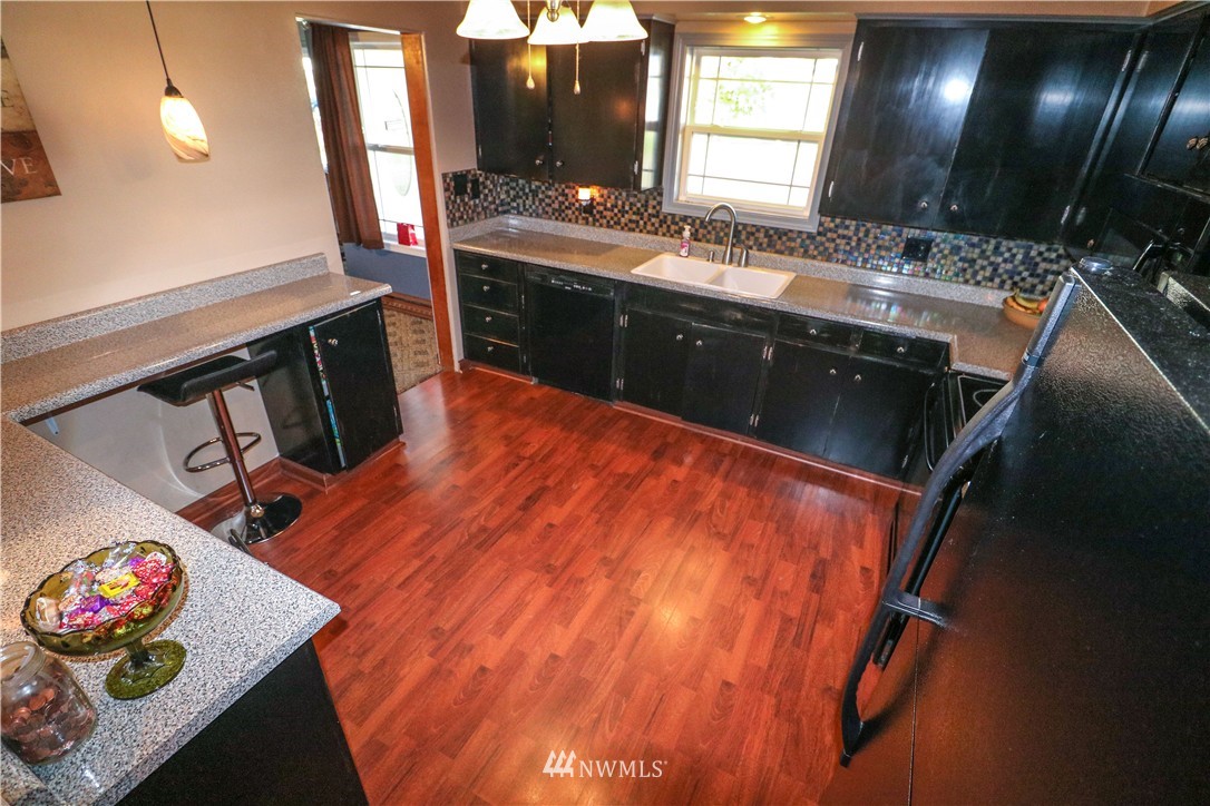 3043 Maple Street Longview, WA 98632 - Photo 4 of 16 Gallery Image 4