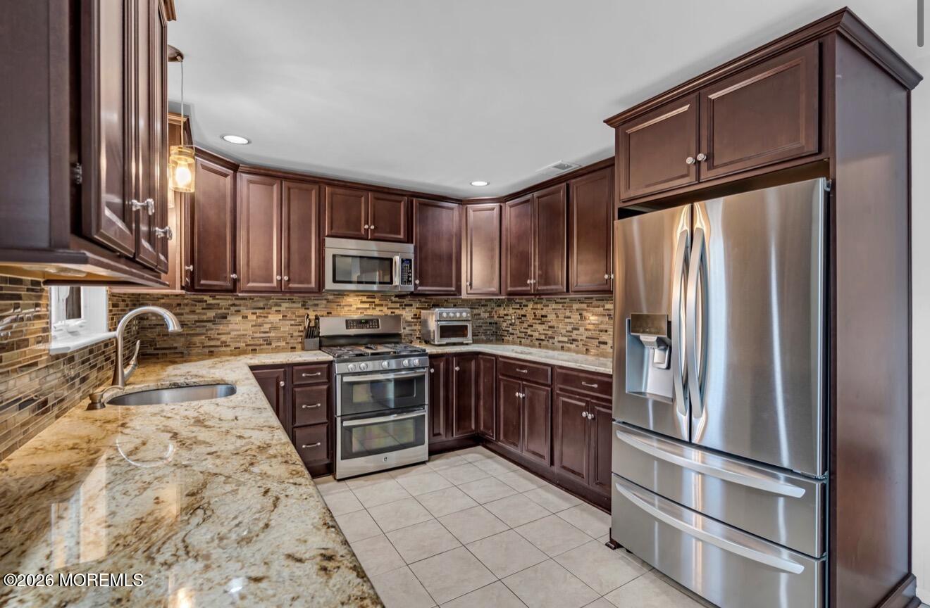 9 Jennifer Drive Howell, NJ 07731 - Photo 18 of 66 Kitchen