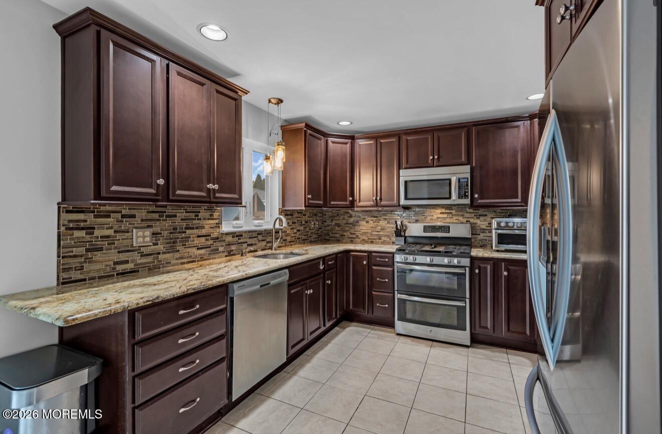 9 Jennifer Drive Howell, NJ 07731 - Photo 20 of 66 Kitchen