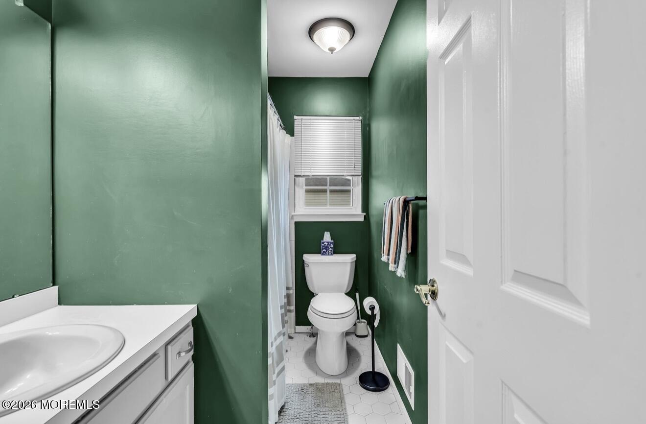 9 Jennifer Drive Howell, NJ 07731 - Photo 50 of 66 Full bath