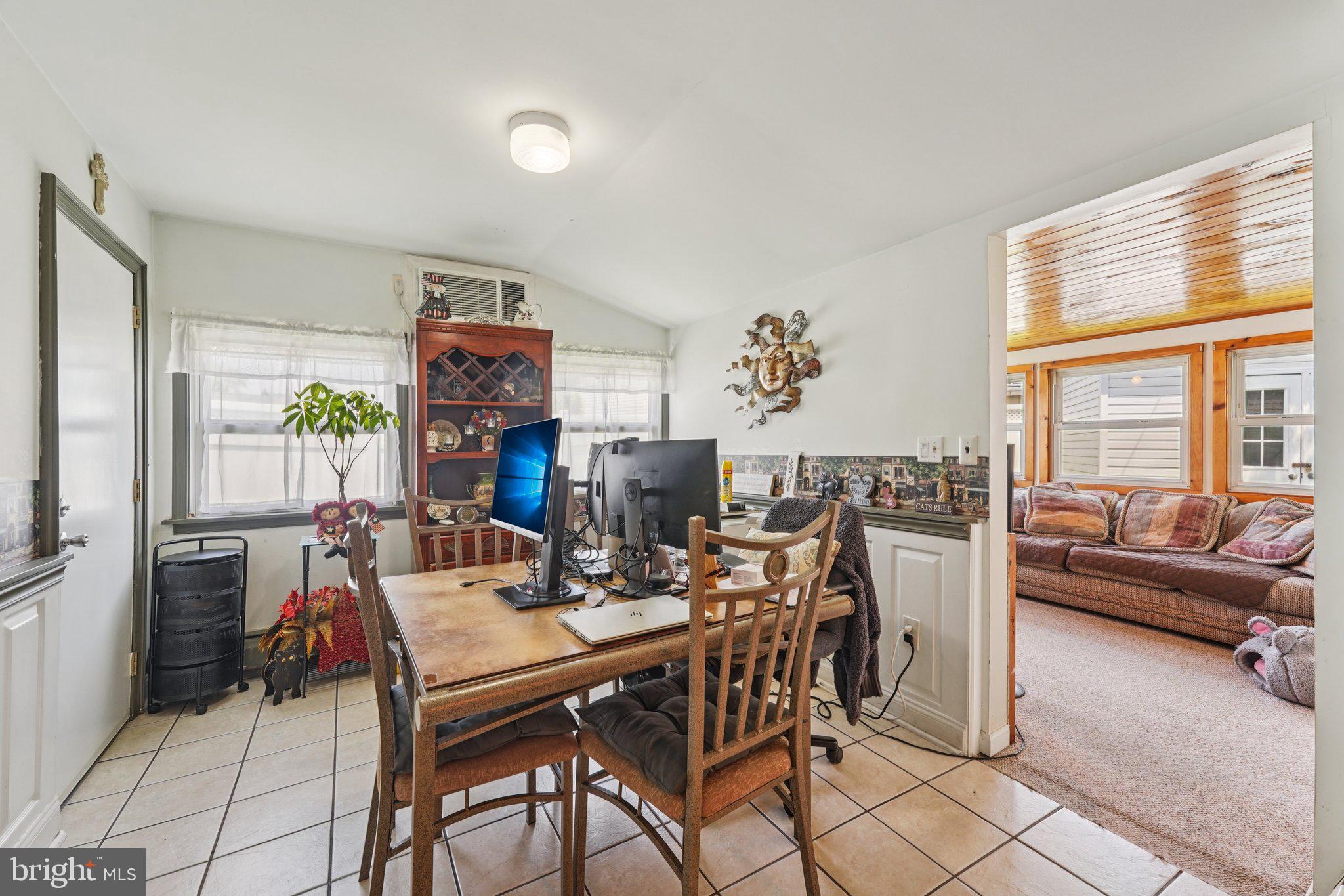 28 Indian Red Road Levittown, PA 19057 - Photo 11 of 36 Gallery Image 11