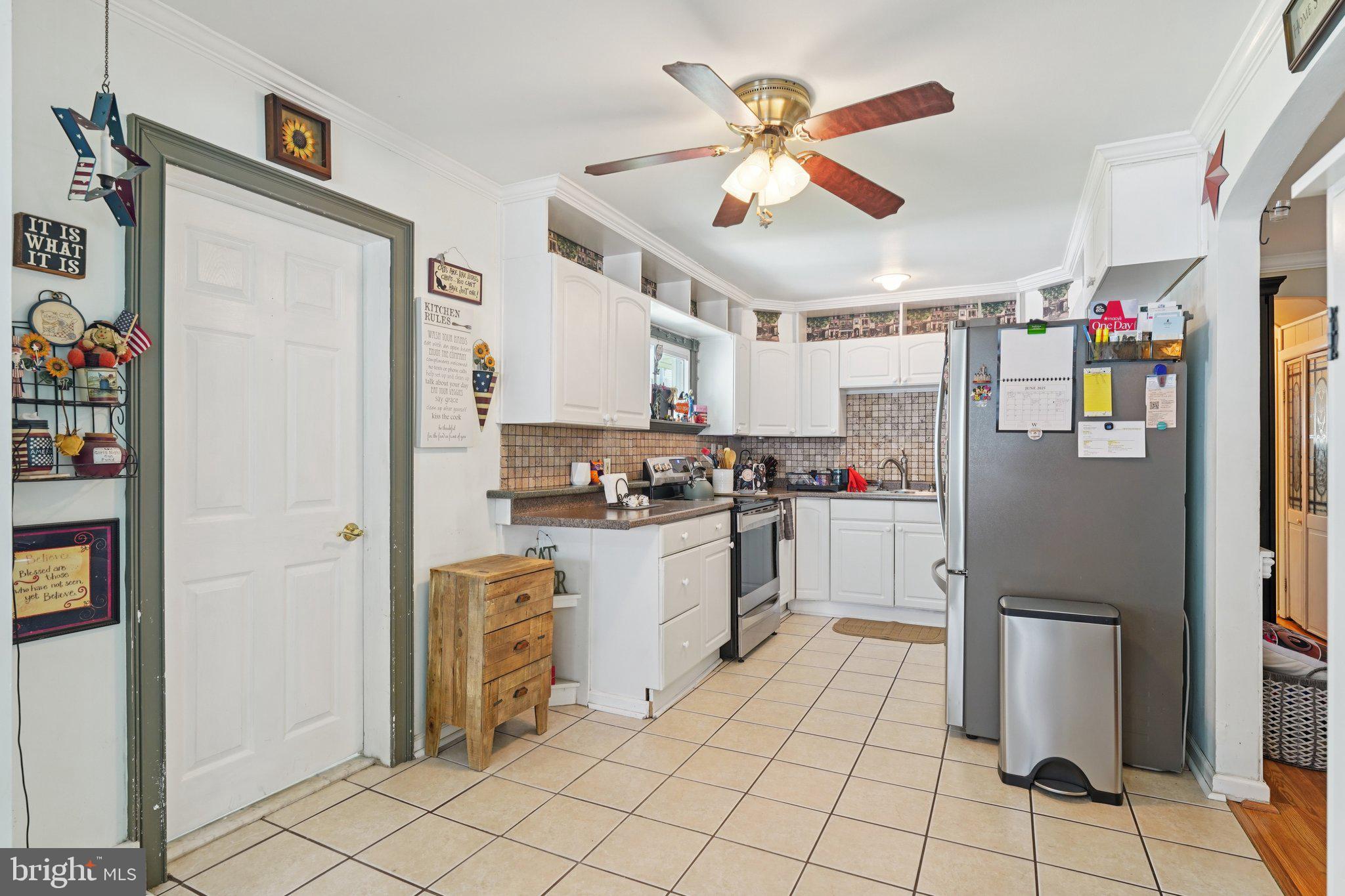 28 Indian Red Road Levittown, PA 19057 - Photo 14 of 36 Gallery Image 14