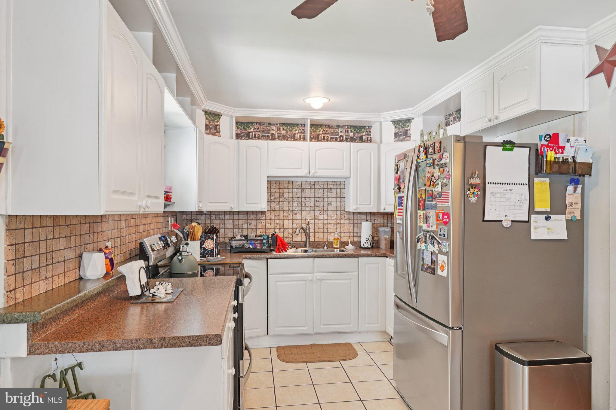 28 Indian Red Road Levittown, PA 19057 - Photo 15 of 36 Gallery Image 15