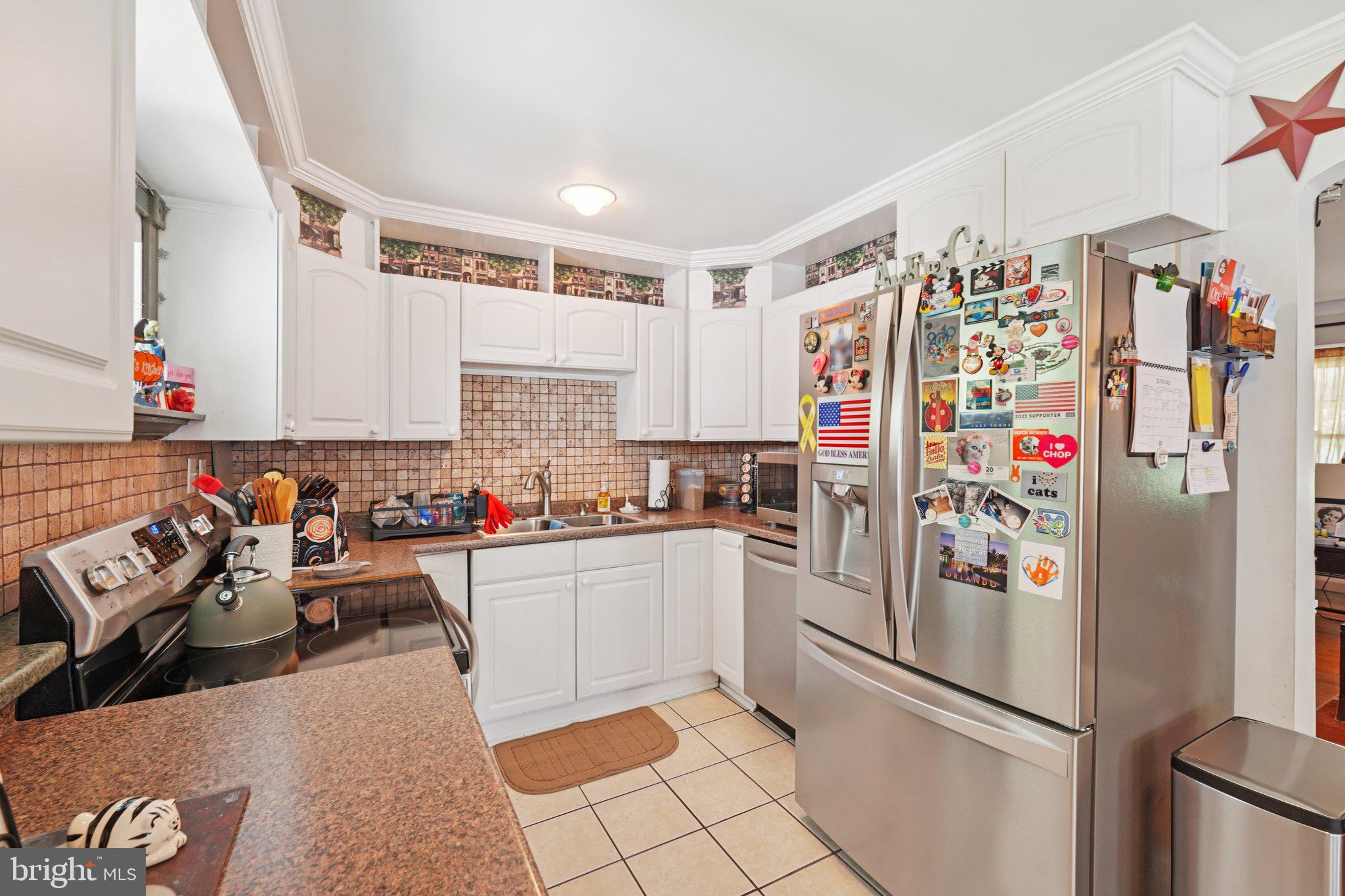 28 Indian Red Road Levittown, PA 19057 - Photo 17 of 36 Gallery Image 17