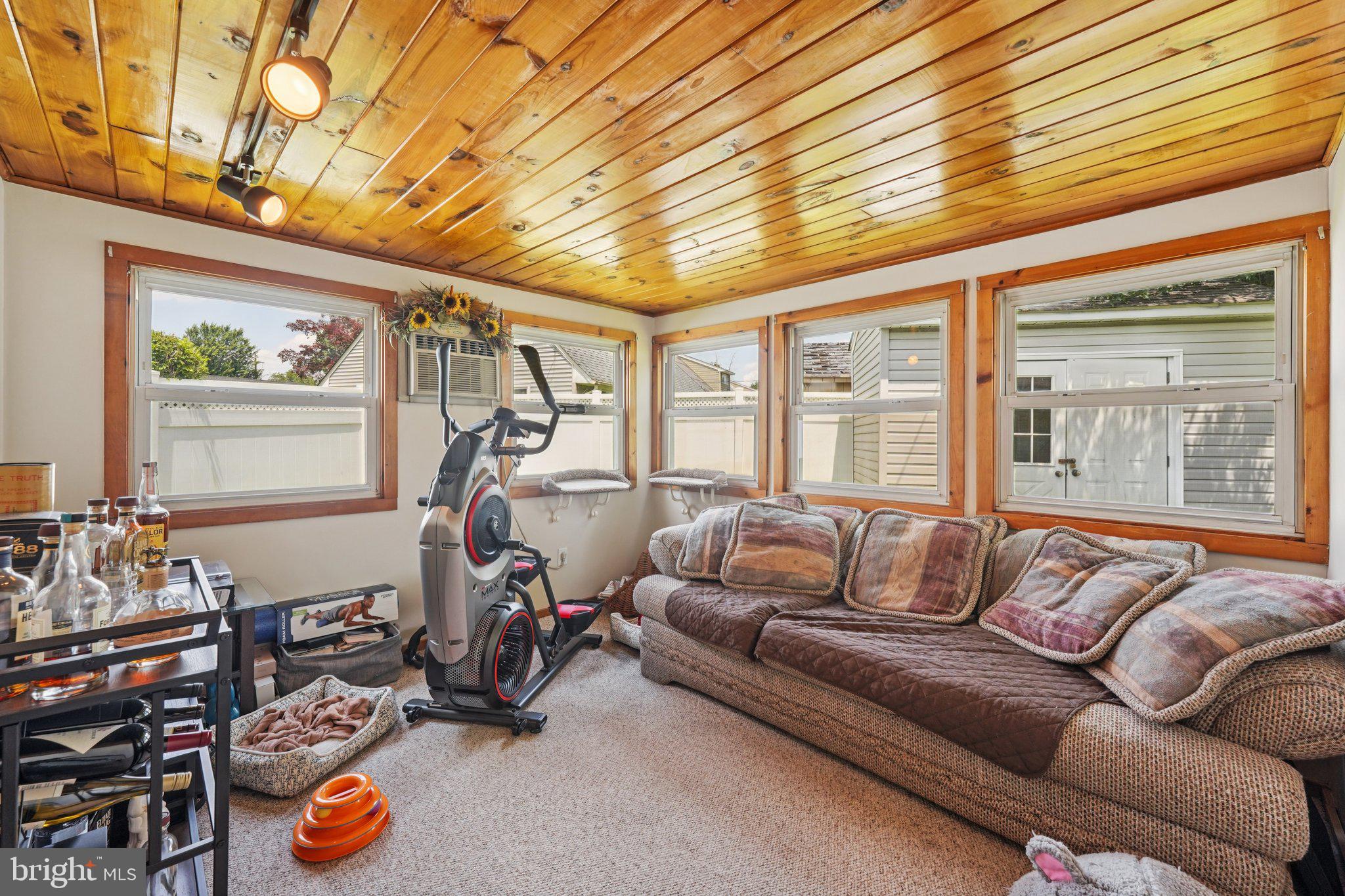 28 Indian Red Road Levittown, PA 19057 - Photo 19 of 36 Gallery Image 19
