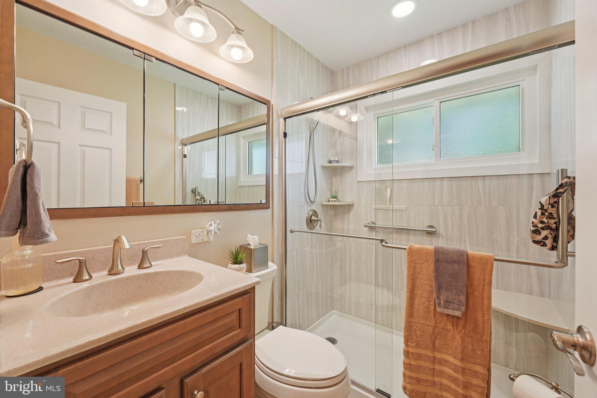 28 Indian Red Road Levittown, PA 19057 - Photo 22 of 36 Gallery Image 22