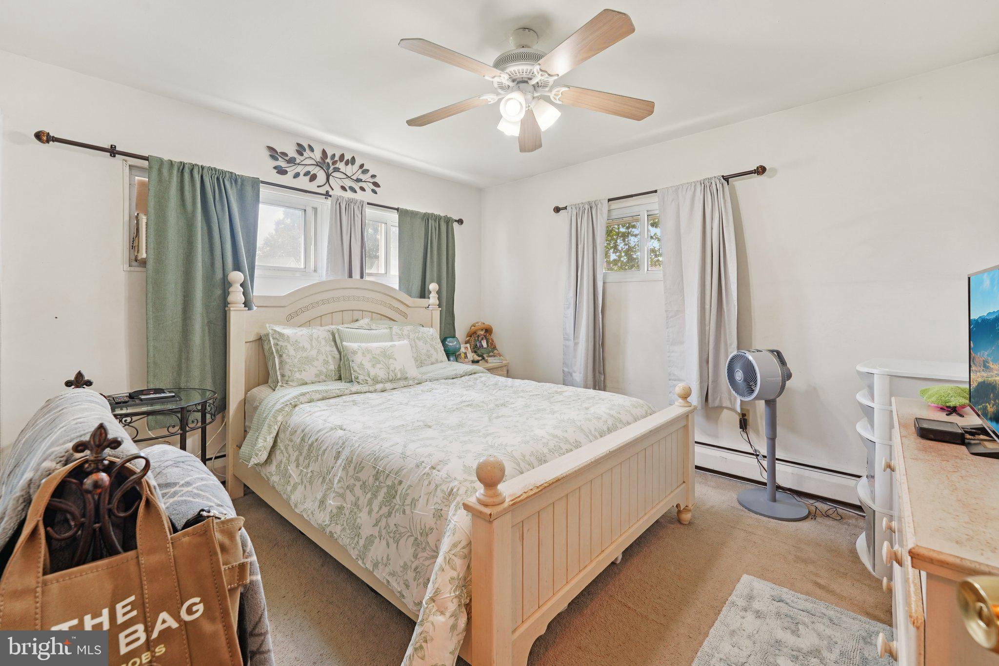 28 Indian Red Road Levittown, PA 19057 - Photo 23 of 36 Gallery Image 23