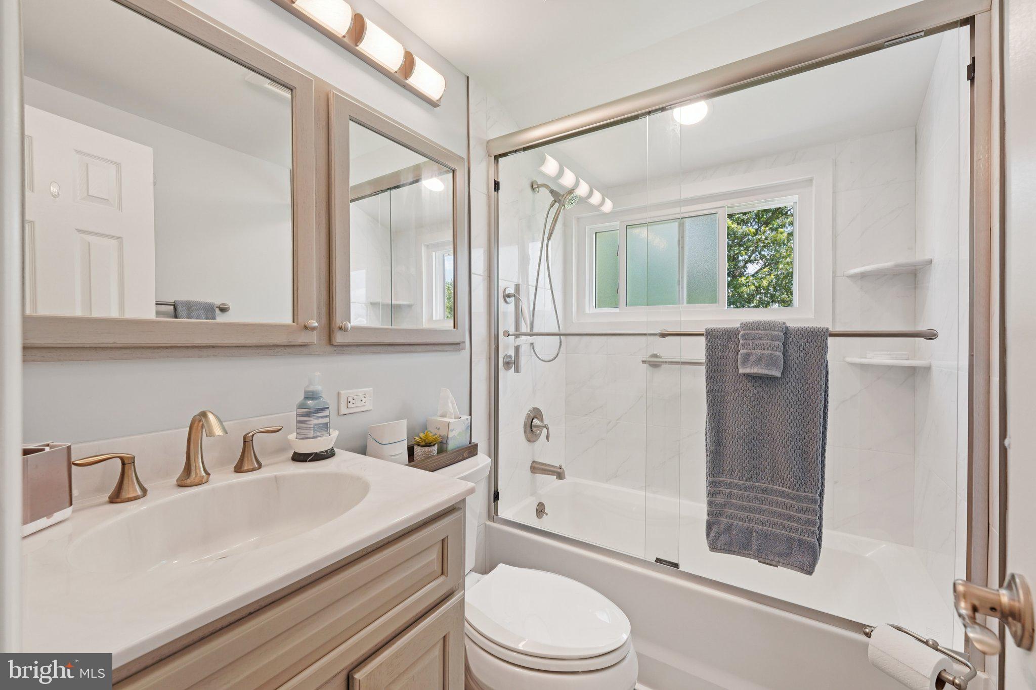 28 Indian Red Road Levittown, PA 19057 - Photo 27 of 36 Gallery Image 27