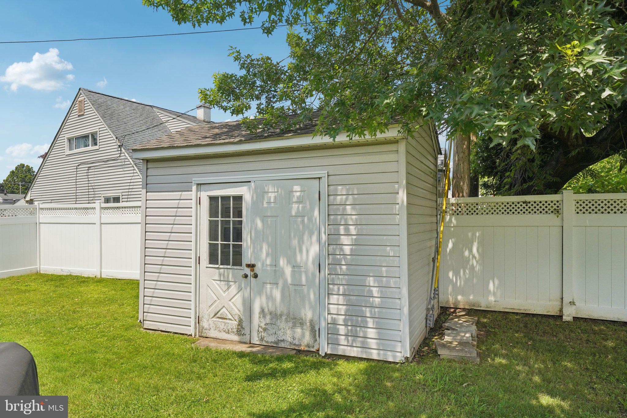 28 Indian Red Road Levittown, PA 19057 - Photo 30 of 36 Gallery Image 30