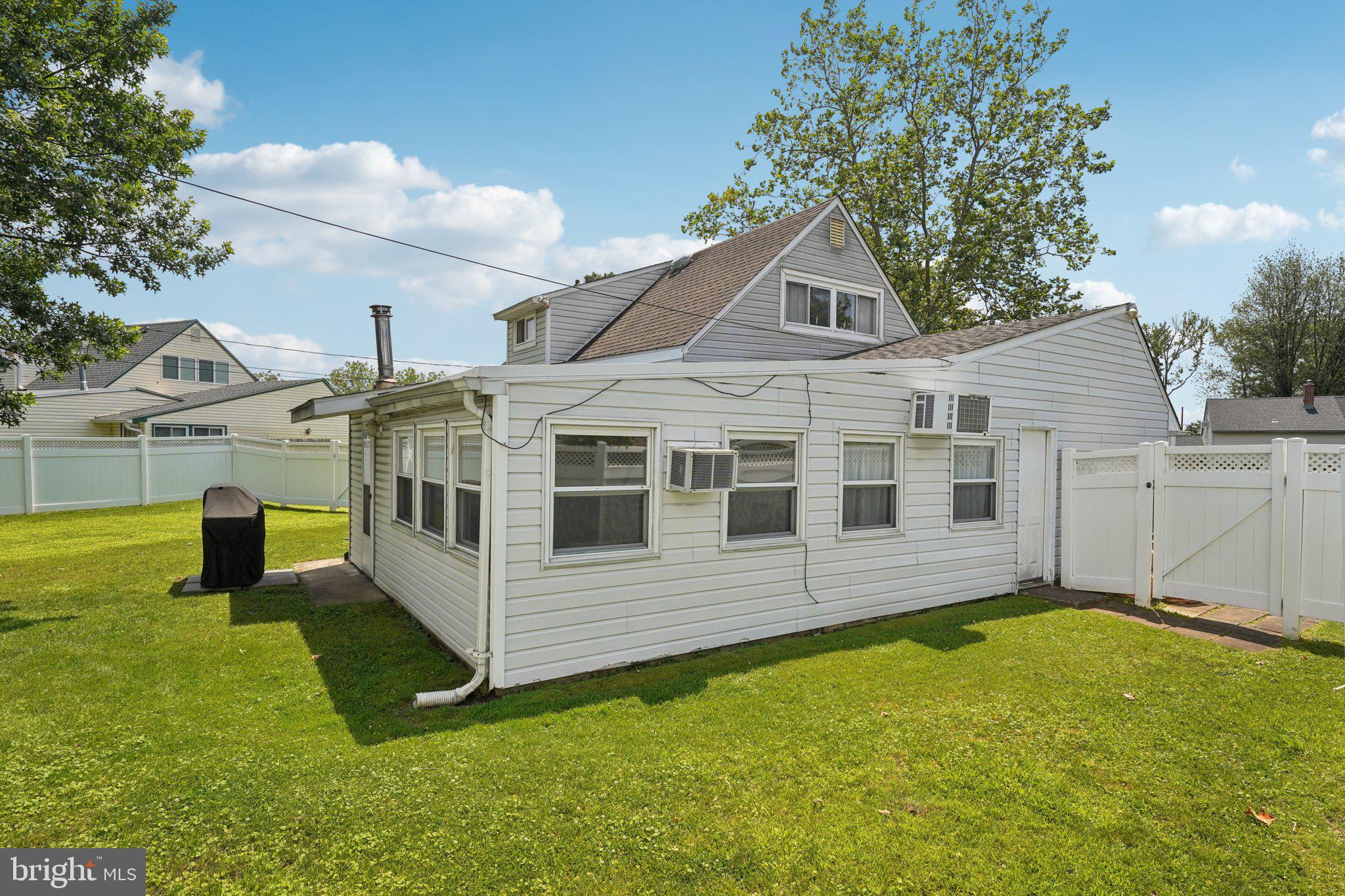 28 Indian Red Road Levittown, PA 19057 - Photo 31 of 36 Gallery Image 31