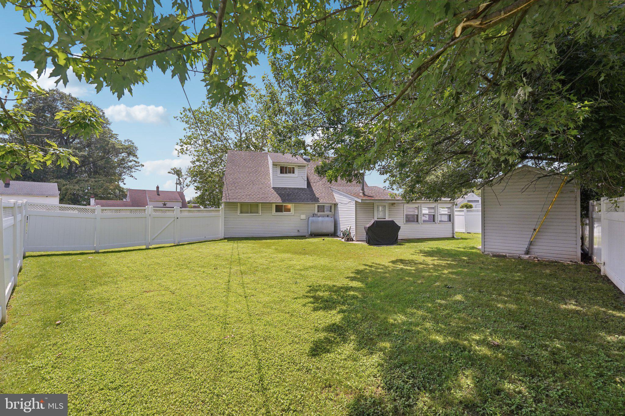 28 Indian Red Road Levittown, PA 19057 - Photo 32 of 36 Gallery Image 32