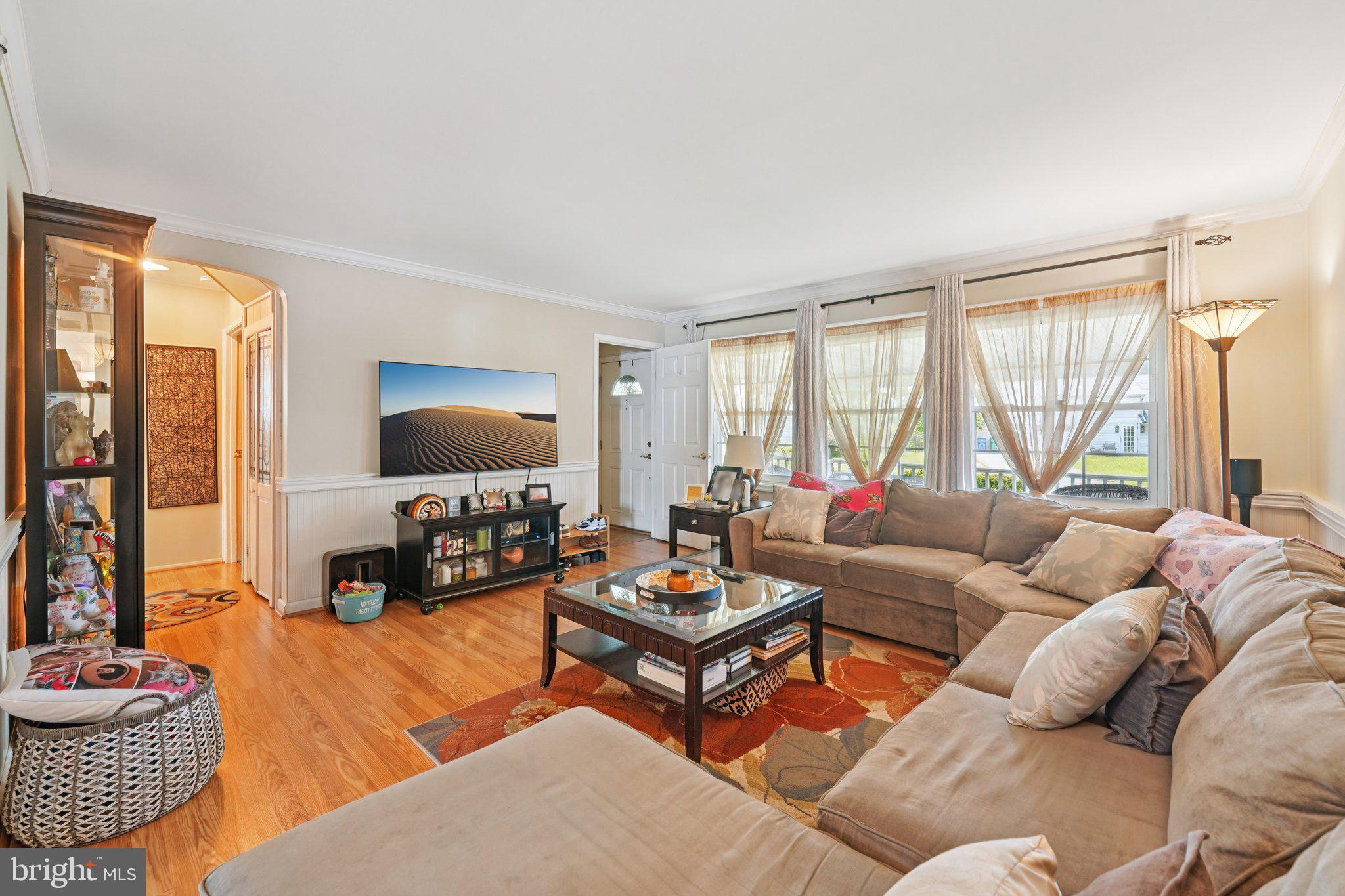 28 Indian Red Road Levittown, PA 19057 - Photo 10 of 36 Gallery Image 10