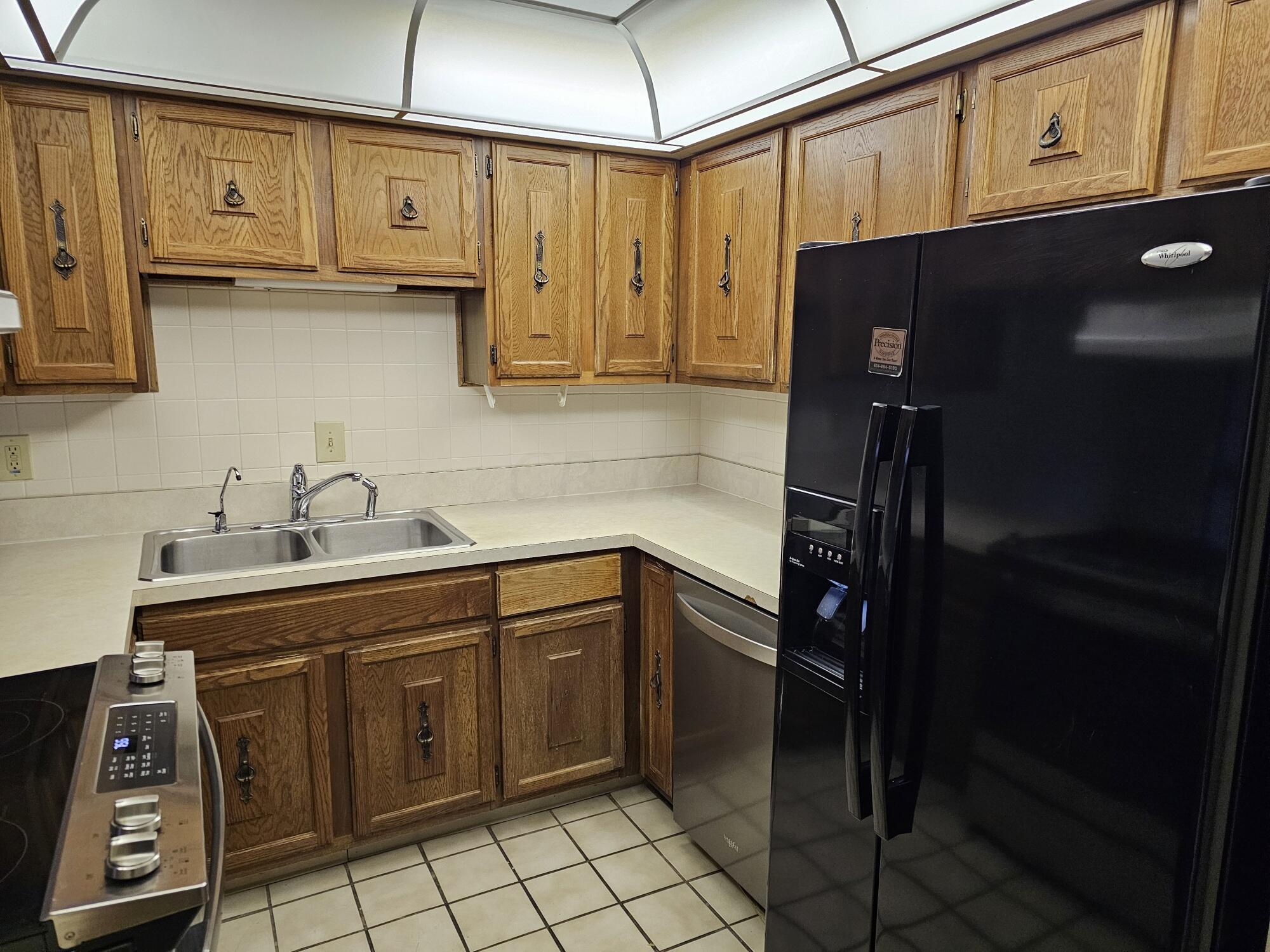4725 Dierker Road Columbus, OH 43220 - Photo 5 of 23 4725 Kitchen 2