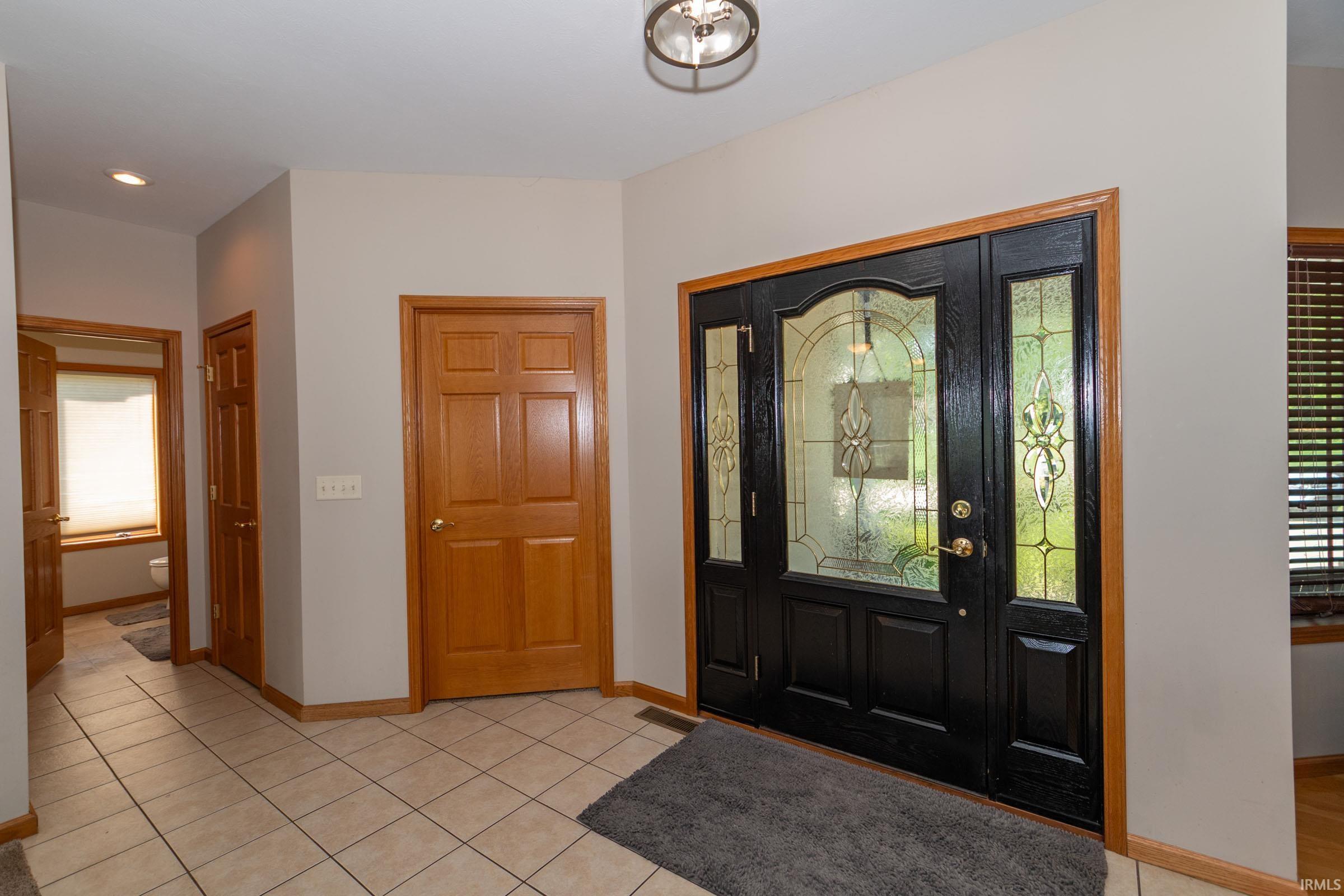 24465 Copper Ridge Drive Goshen, IN 46526 - Photo 6 of 36