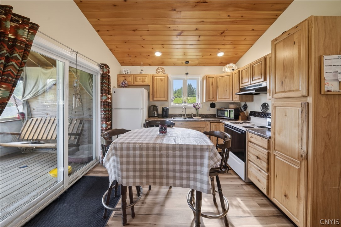 1024 N Road Tully, NY 13159 - Photo 9 of 49 Eat-in Kitchen