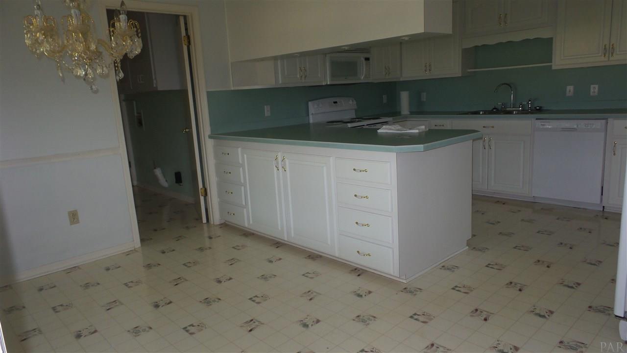 939 Childress Road Atmore, AL 36502 - Photo 4 of 46
