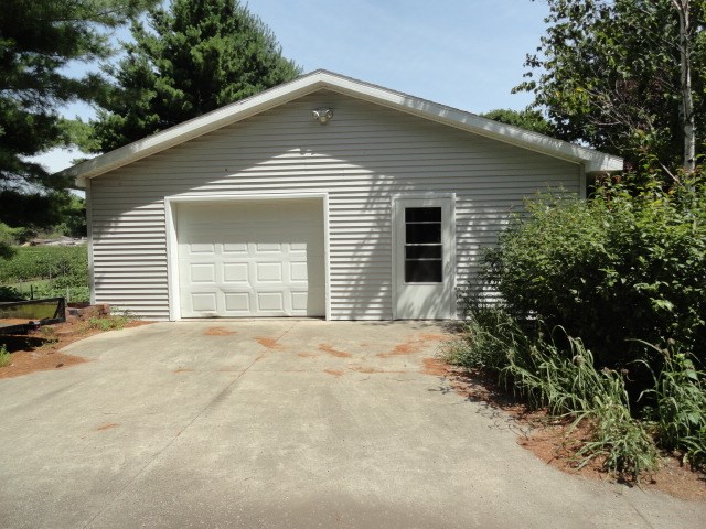 2550 Logan Drive Rensselaer, IN 47978 - Photo 2 of 25 Gallery Image 2