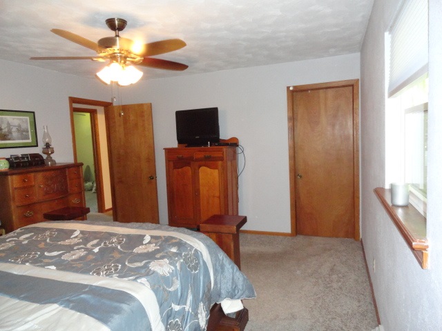 2550 Logan Drive Rensselaer, IN 47978 - Photo 11 of 25 Gallery Image 11