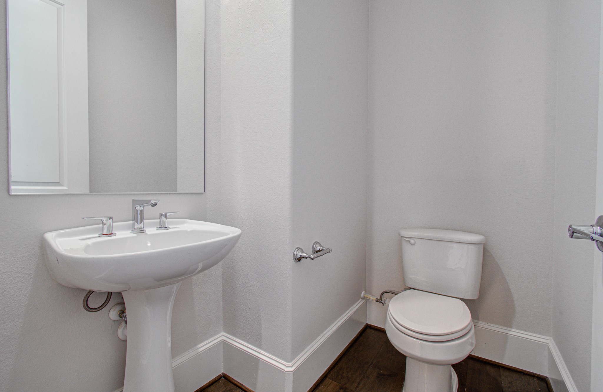 9532 London Bridge Station Houston, TX 77045 - Photo 14 of 43 Half-Bath