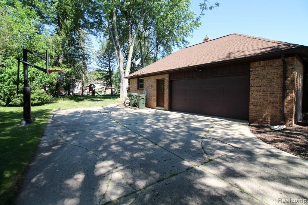 1701 North Kilburn Road Rochester, MI 48306 - Photo 34 of 35 Final (5 of 35).jpg