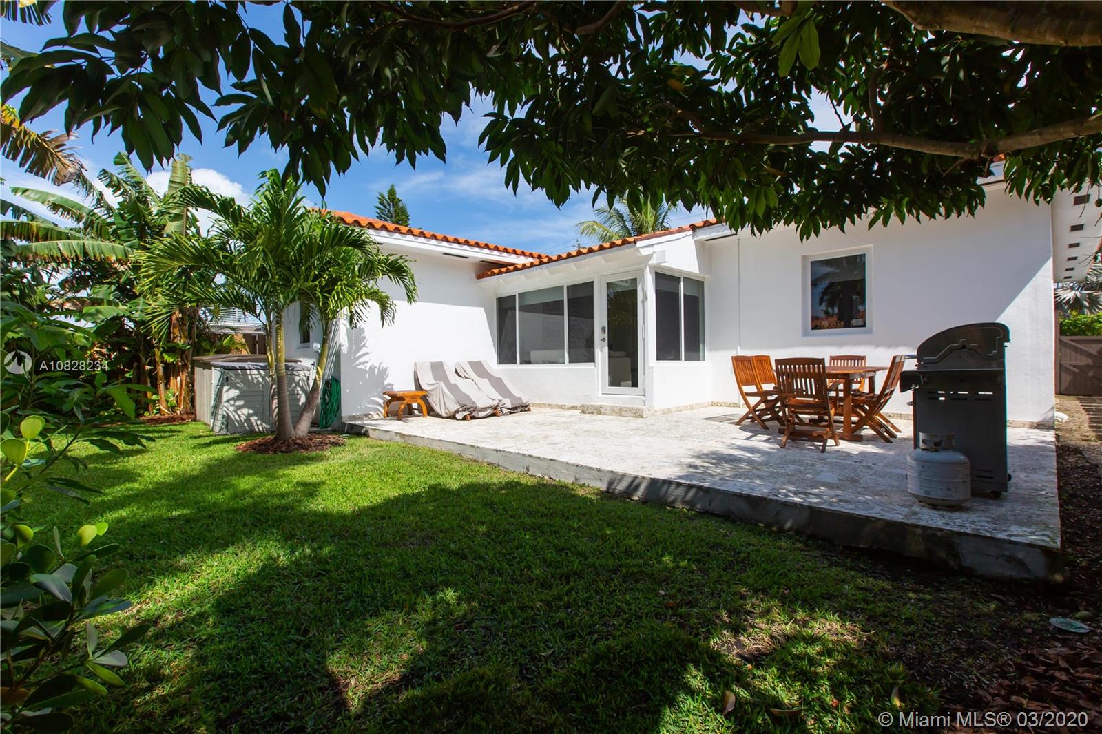 8950 Byron Avenue Surfside, FL 33154 - Photo 9 of 17