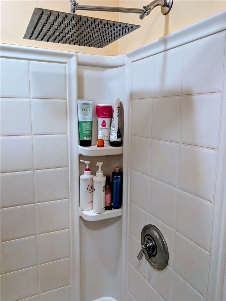 31 Burrows Street Providence, RI 02907 - Photo 13 of 21 2nd floor