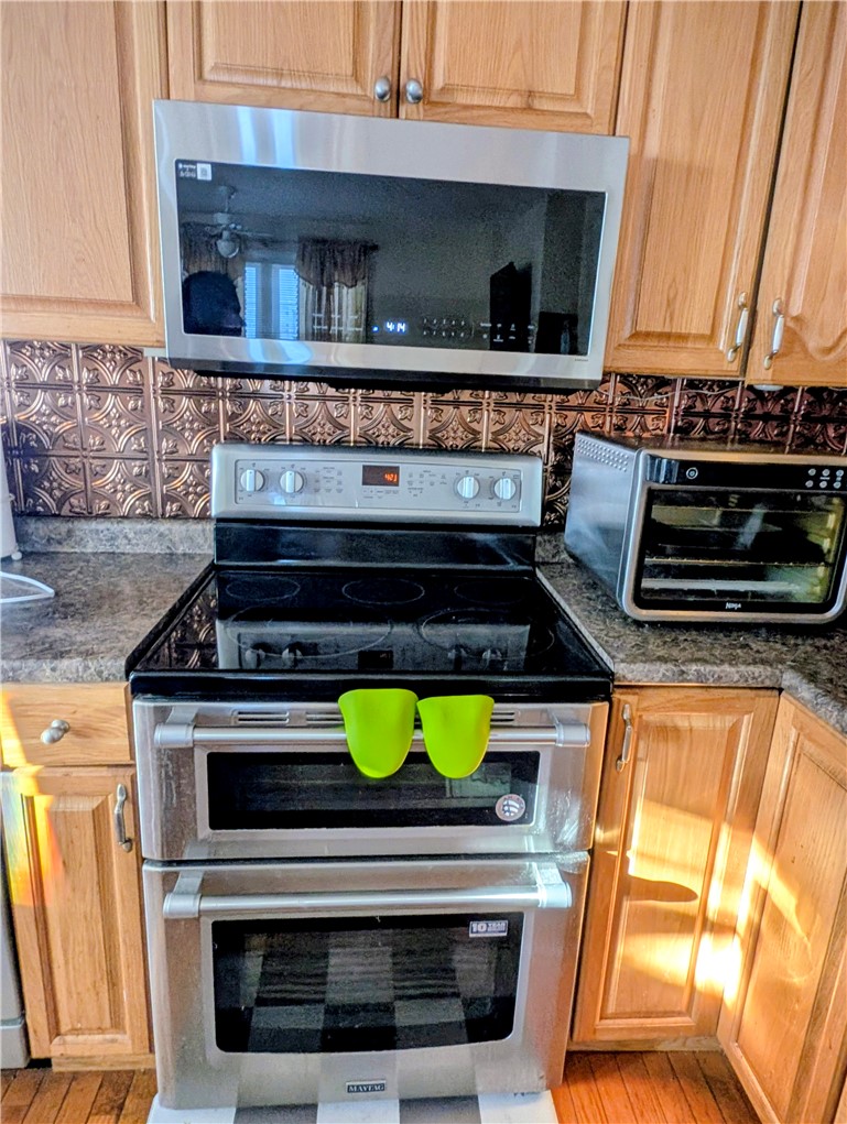 31 Burrows Street Providence, RI 02907 - Photo 10 of 21