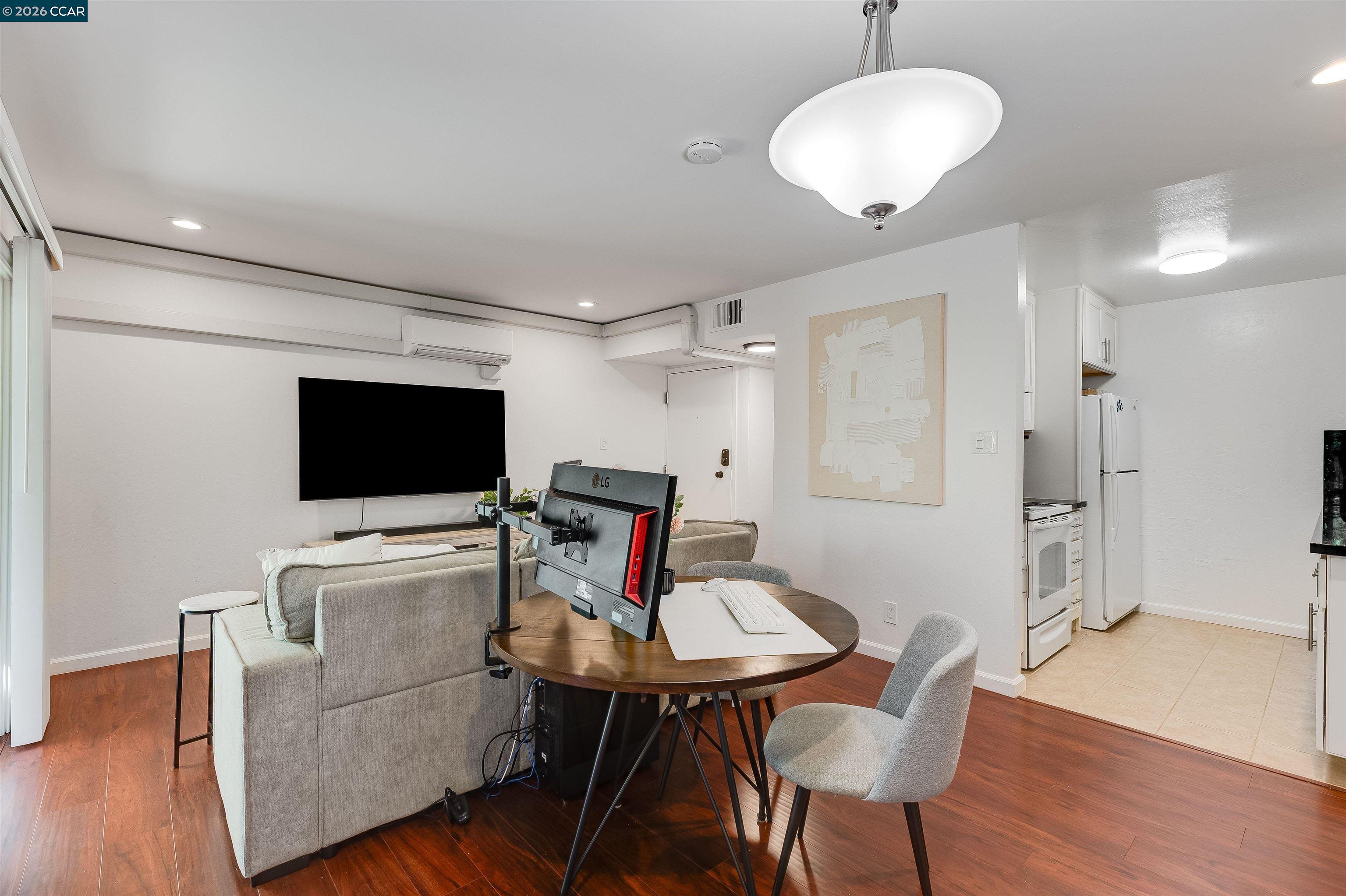 2724 Oak Road, Unit 86 Walnut Creek, CA 94597 - Photo 14 of 53