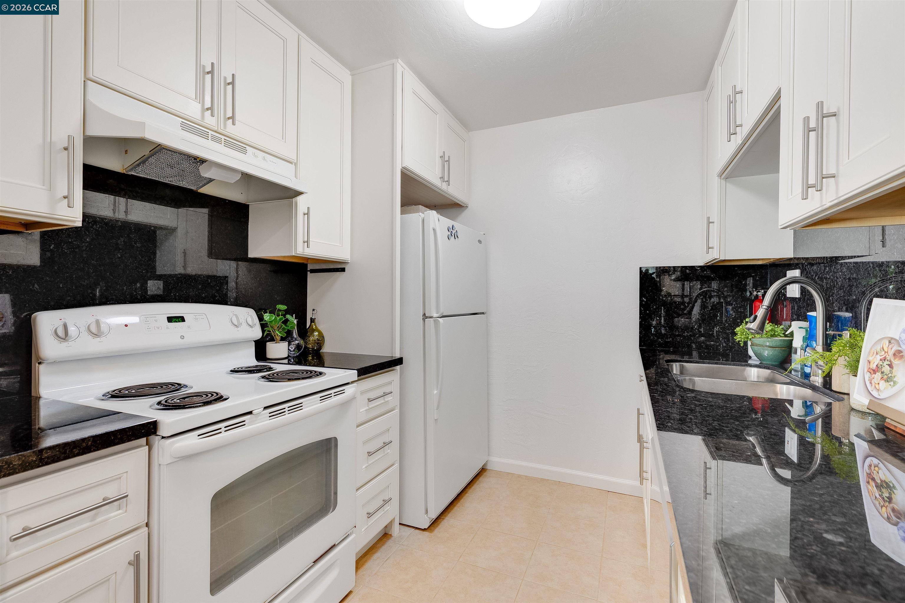 2724 Oak Road, Unit 86 Walnut Creek, CA 94597 - Photo 20 of 53